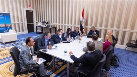 وزير السياحة يعقد لقاءات مهنية مع منظمي الرحلات بالسوق الأمريكية