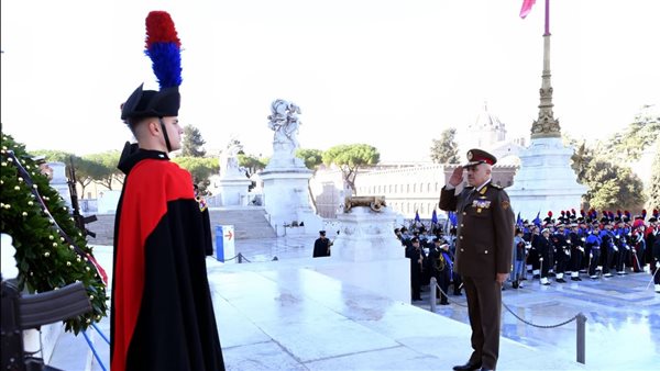 الفريق أحمد خليفة رئيس أركان حرب القوات المسلحة يعود إلى أرض الوطن بعد انتهاء زيارته الرسمية لدولة إيطاليا.. شاهد الفريق أحمد خليفة رئيس أركان حرب القوات المسلحة يعود إلى أرض الوطن بعد انتهاء زيارته الرسمية لدولة إيطاليا.. شاهد