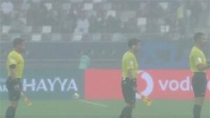 تأجيل انطلاق الشوط الثاني لمباراة السعودية والإمارات بسبب الأمطار