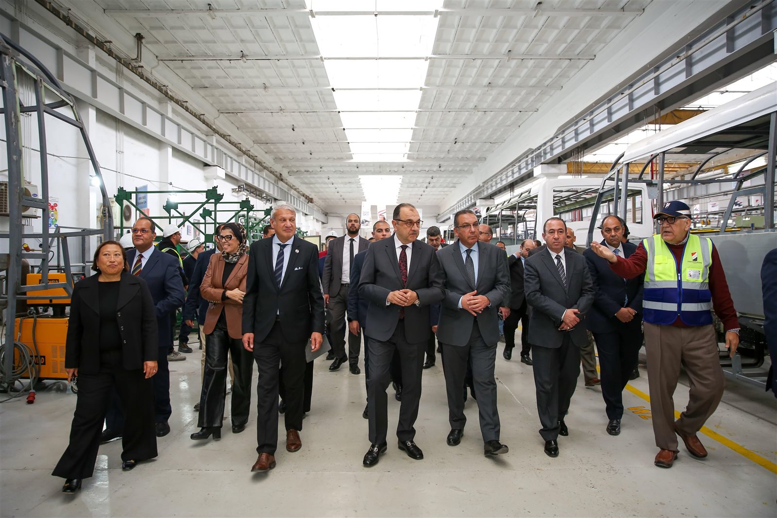 وزير قطاع الأعمال العام يشهد تسليم الدفعة الأولى من ميني باص "نصر ستار" 5 وزير قطاع الأعمال العام يشهد تسليم الدفعة الأولى من ميني باص "نصر ستار"