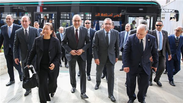 وزير قطاع الأعمال العام يشهد تسليم الدفعة الأولى من ميني باص “نصر ستار” وزير قطاع الأعمال العام يشهد تسليم الدفعة الأولى من ميني باص "نصر ستار"