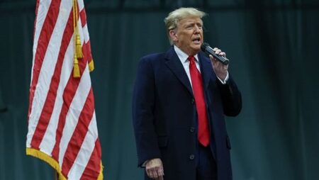 9 من أكبر شركات الأدوية العالمية توقع اتفاقيات مع ترامب لخفض أسعار الأدوية في أمريكا