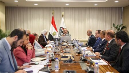 وزير قطاع الأعمال العام يتابع مؤشرات الأداء وموقف المشروعات الفندقية والسياحية والتجارية وزير قطاع الأعمال العام يتابع مؤشرات الأداء وموقف المشروعات الفندقية والسياحية والتجارية