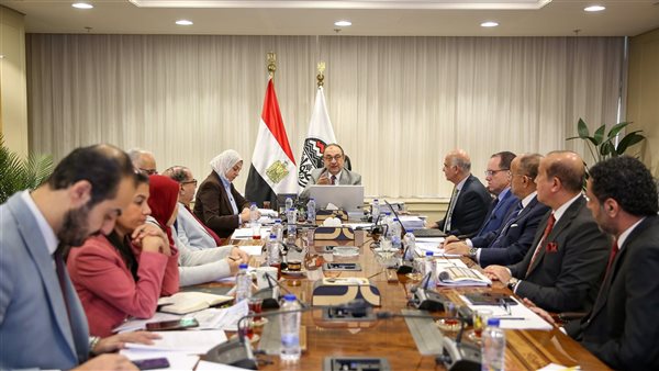 وزير قطاع الأعمال العام يتابع مؤشرات الأداء وموقف المشروعات الفندقية والسياحية والتجارية وزير قطاع الأعمال العام يتابع مؤشرات الأداء وموقف المشروعات الفندقية والسياحية والتجارية