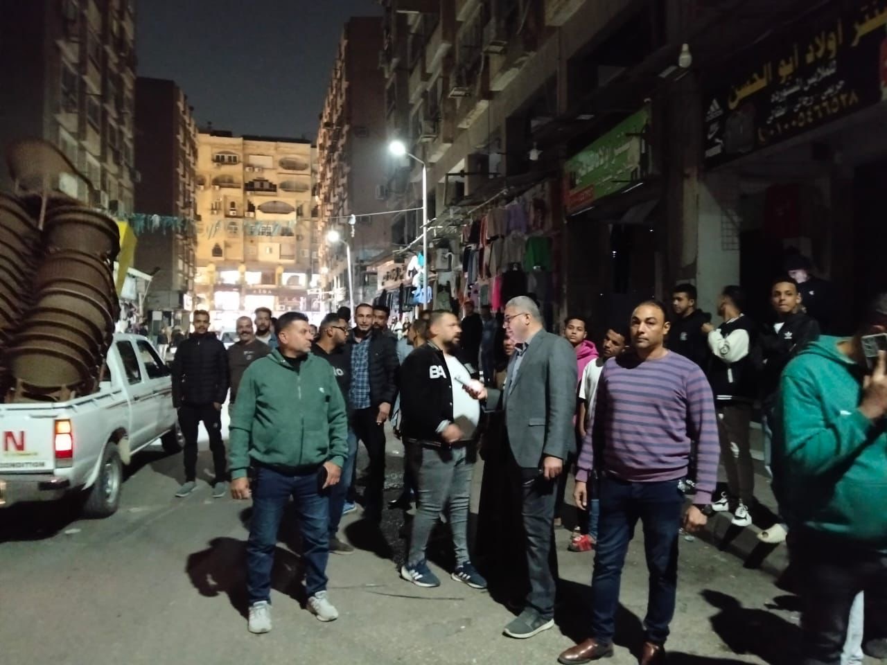 شن حملات ليلية مكثفة لرفع الإشغالات بحي الطالبية.. صور