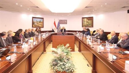 وزير الاتصالات يبحث مع غرفة التجارة الأمريكية تسريع التحول الرقمي والتشريعات