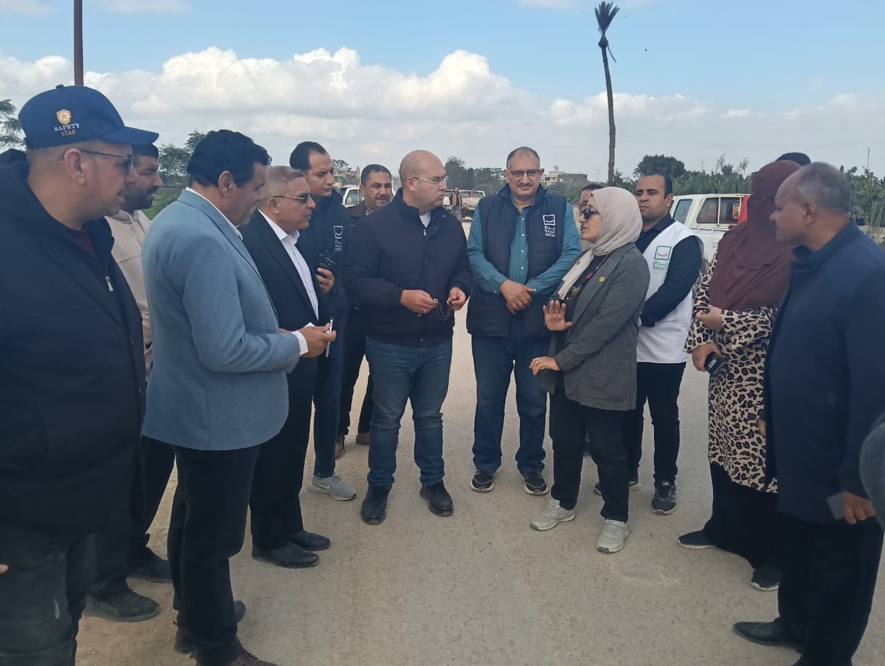 نائب محافظ الجيزة يتابع ميدانيًا نسب تنفيذ أعمال الخطة الاستثمارية للرصف بطريق ترعة الزمر