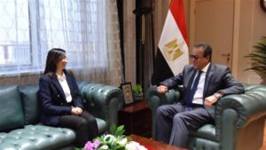 وزير الصحة يبحث مع محافظ البحيرة إنجاز المشروعات الصحية والتوسع في الخدمات