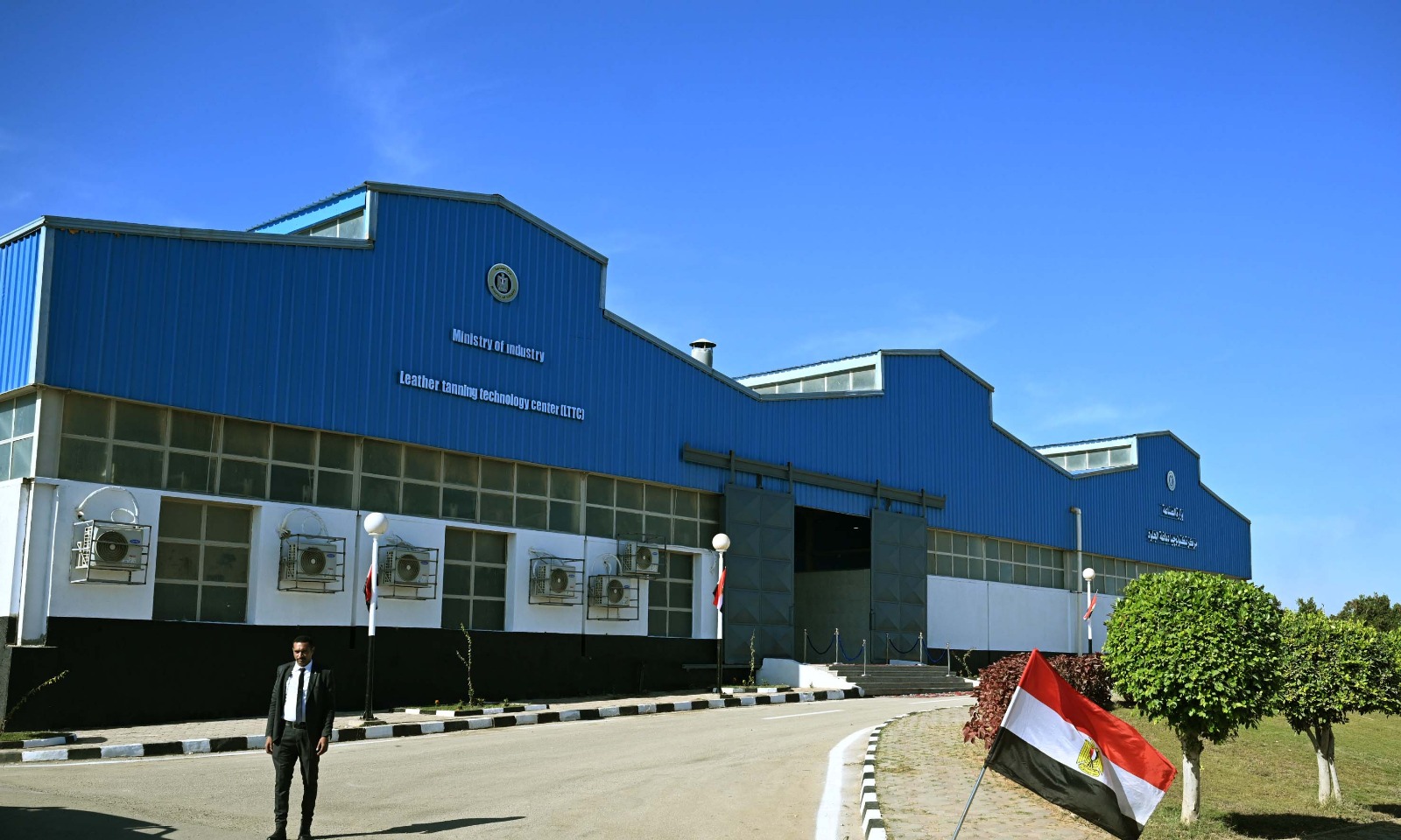 مدبولي يتفقد مشروع رفع كفاءة وتأهيل مركز تكنولوجيا دباغة الجلود بالروبيكي.. صور