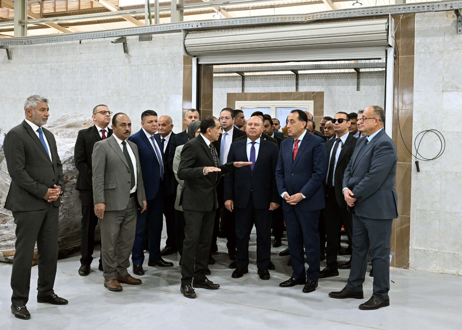 مدبولي يتفقد مشروع رفع كفاءة وتأهيل مركز تكنولوجيا دباغة الجلود بالروبيكي.. صور