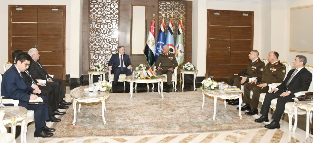 وزير الدفاع ورئيس الأركان يعقدان لقاءات ثنائية مع قادة الوفود العسكرية بـ«إيديكس 2025 »