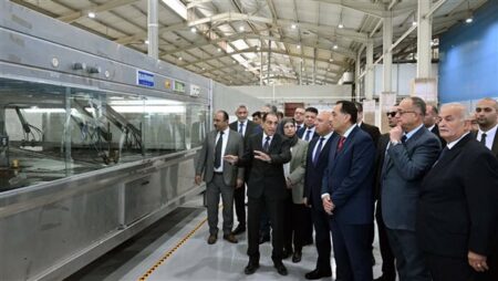 مدبولي يتفقد مشروع رفع كفاءة وتأهيل مركز تكنولوجيا دباغة الجلود بالروبيكي.. صور مدبولي يتفقد مشروع رفع كفاءة وتأهيل مركز تكنولوجيا دباغة الجلود بالروبيكي.. صور