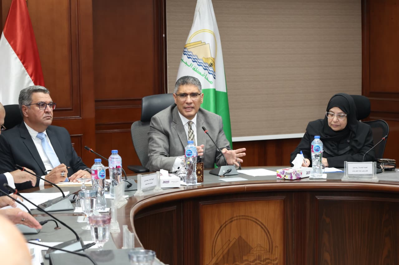 محافظ الجيزة يترأس اجتماعًا لمتابعة تطوير حدائق الأهرام وتحسين الخدمات المقدمة للمواطنين