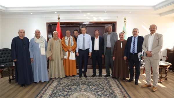 وزير الزراعة يستقبل وفدًا من مزارعي الإصلاح الزراعي بالبحيرة وأسوان