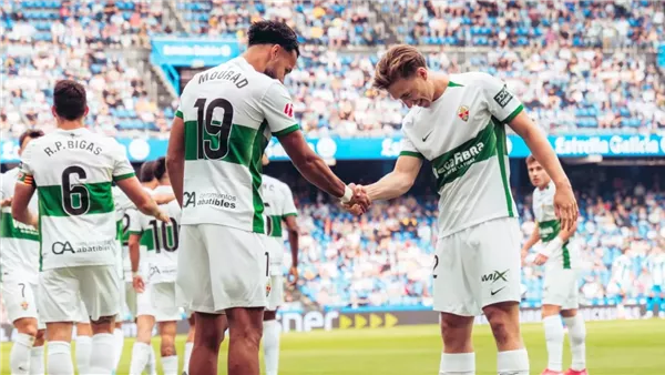 الدوري الإسباني.. إلتشى يسحق جيرونا بثلاثية نظيفة الدوري الإسباني.. إلتشى يسحق جيرونا بثلاثية نظيفة