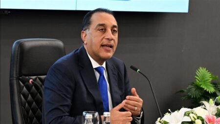 رئيس الوزراء يلتقي الملحقين العسكريين المرشحين للعمل بالخارج