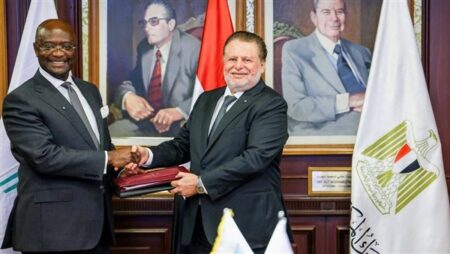 مستثمرون “أفرو-آسيويون” يشيدون بإنشاء أول بنك ذهب إفريقي في مصر مستثمرون "أفرو-آسيويون" يشيدون بإنشاء أول بنك ذهب إفريقي في مصر