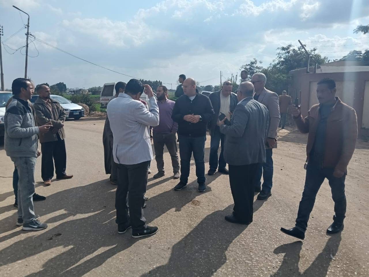 نائب محافظ الجيزة يتفقد عددا من المشروعات الخدمية بمركز منشأة القناطر