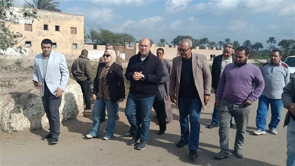 نائب محافظ الجيزة يتفقد عددا من المشروعات الخدمية بمركز منشأة القناطر