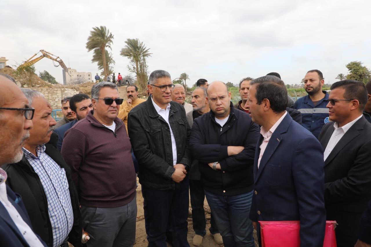 محافظ الجيزة يتفقد الأعمال الجارية بممشى أهل مصر بحي جنوب وأبوالنمرس