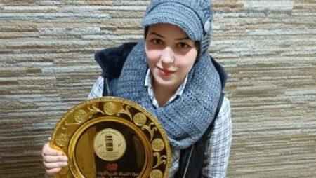 هيئة المحطات النووية تكرّم الصحفية آية عاكف لدورها المتميز في تغطية البرنامج النووي المصري