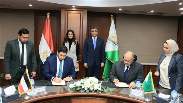 محافظة الجيزة توقّع بروتوكولًا لتعميم وسائل النقل الذكية محافظة الجيزة توقّع بروتوكولًا لتعميم وسائل النقل الذكية