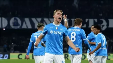 تشكيل نابولي أمام كريمونيزي في الجولة 17 من الدوري الإيطالي