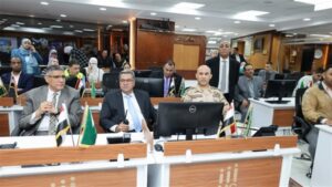 محافظ الجيزة يتابع غلق اللجان الانتخابية بالدائرة الثامنة من داخل مركز السيطرة