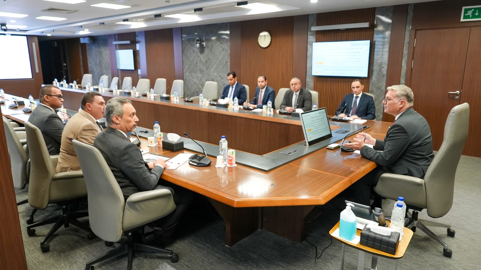 وزير البترول يبحث تطوير آلية تدريب سائقي نقل المنتجات البترولية 2 وزير البترول يبحث تطوير آلية تدريب سائقي نقل المنتجات البترولية