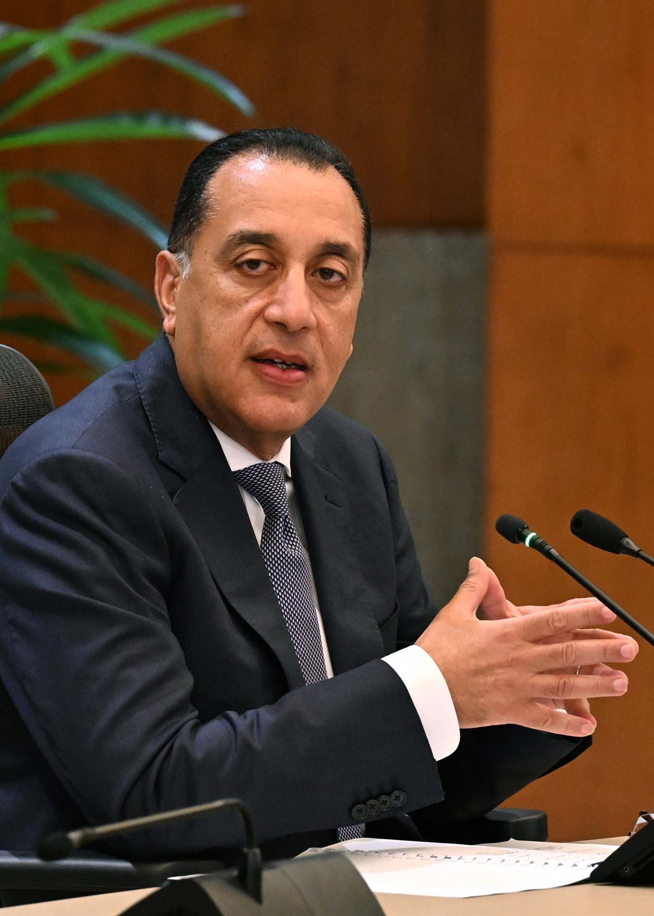 مدبولي: توجيهات من الرئيس بإطلاق حزمة متكاملة من التيسيرات لمختلف القطاعات التي تحتاج إلى الانطلاق بصورة أكبر.. التضخم ينخفض والإدارة المشتركة لهذا الملف بين الحكومة والبنك المركزي تسير بصورة جيدة 3 مدبولي: توجيهات من الرئيس بإطلاق حزمة متكاملة من التيسيرات لمختلف القطاعات التي تحتاج إلى الانطلاق بصورة أكبر.. التضخم ينخفض والإدارة المشتركة لهذا الملف بين الحكومة والبنك المركزي تسير بصورة جيدة