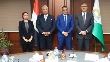 تكريم الفرق الحاصلة على المراكز الأولى في نهائيات الجمهورية للاتحاد الرياضي للعاملين بالحكومة