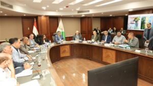 محافظ الجيزة يعقد اللقاء الأسبوعي للاستماع إلى شكاوى المواطنين