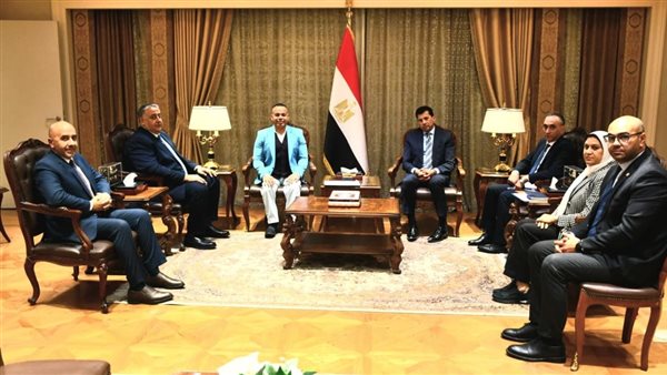 وزير الشباب يلتقي البطل البارالمبي شريف عثمان وزير الشباب يلتقي البطل البارالمبي شريف عثمان