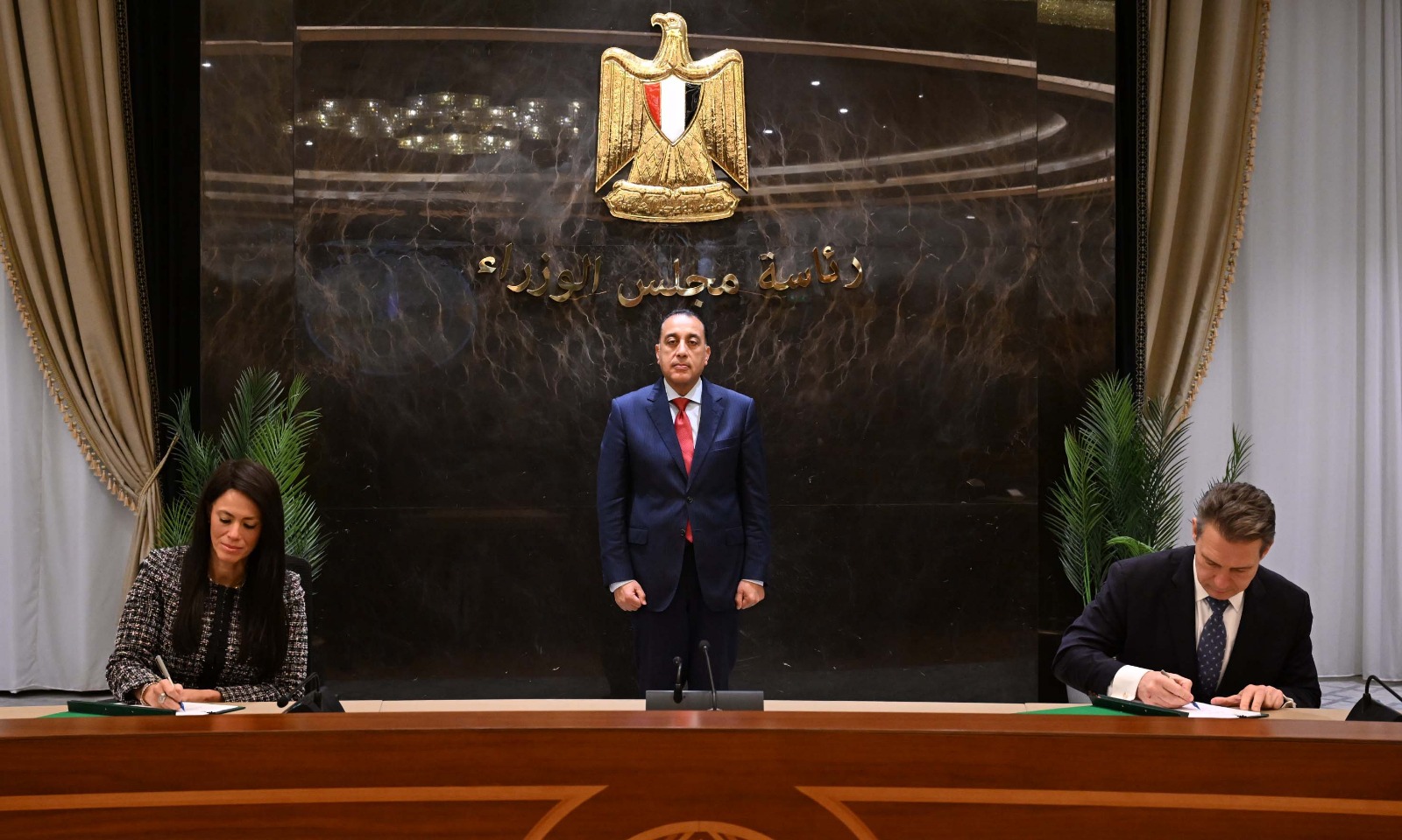 مصر والبنك الأوروبي لإعادة الإعمار يوقعان 6 مذكرات تعاون في الاستثمار والطاقة والتنمية المستدامة