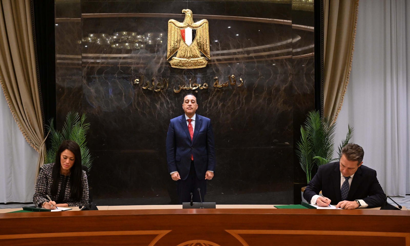 مصر والبنك الأوروبي لإعادة الإعمار يوقعان 6 مذكرات تعاون في الاستثمار والطاقة والتنمية المستدامة