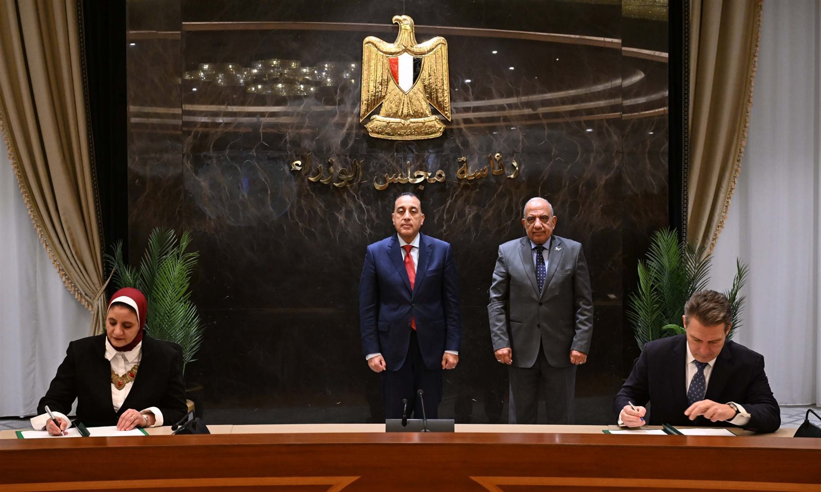 مصر والبنك الأوروبي لإعادة الإعمار يوقعان 6 مذكرات تعاون في الاستثمار والطاقة والتنمية المستدامة