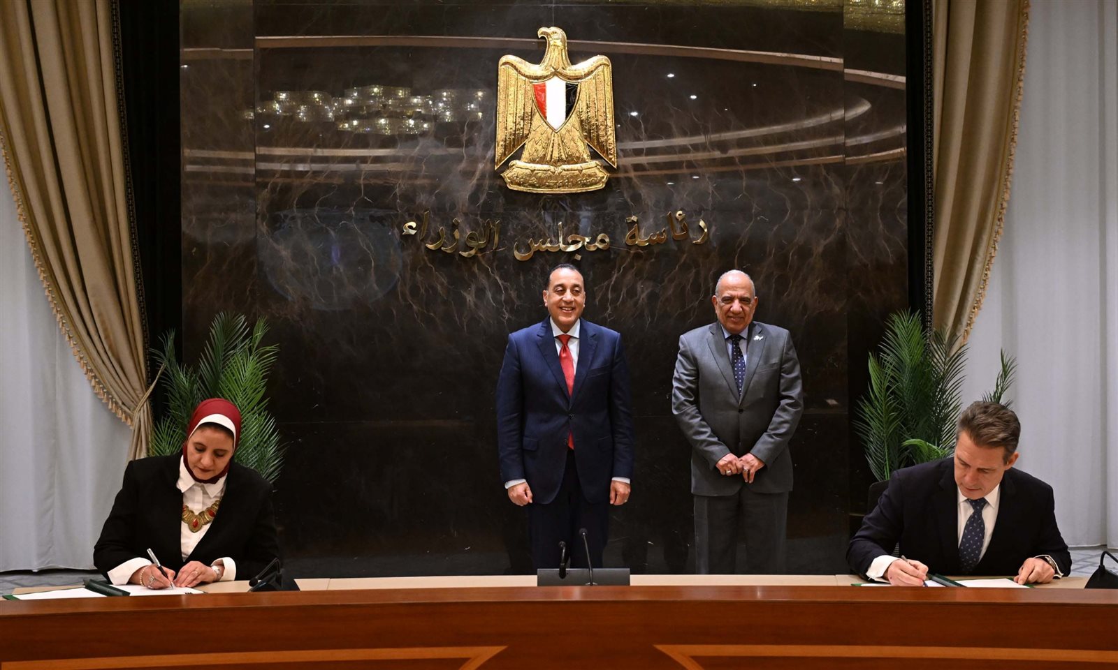 مصر والبنك الأوروبي لإعادة الإعمار يوقعان 6 مذكرات تعاون في الاستثمار والطاقة والتنمية المستدامة