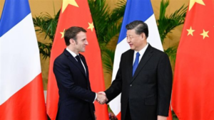 الصين وفرنسا تتعهدان بدفع جهود السلام.. وشي جين بينج يخصص 100 مليون دولار لإعادة إعمار غزة