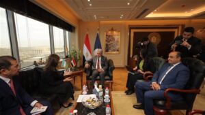 وزير السياحة يستقبل وفد الاقتصاد الإبداعي والثقافة من أوزبكستان