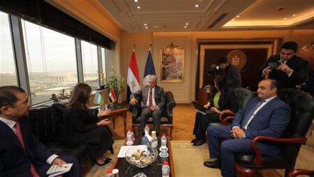 وزير السياحة يستقبل وفد الاقتصاد الإبداعي والثقافة من أوزبكستان وزير السياحة يستقبل وفد الاقتصاد الإبداعي والثقافة من أوزبكستان