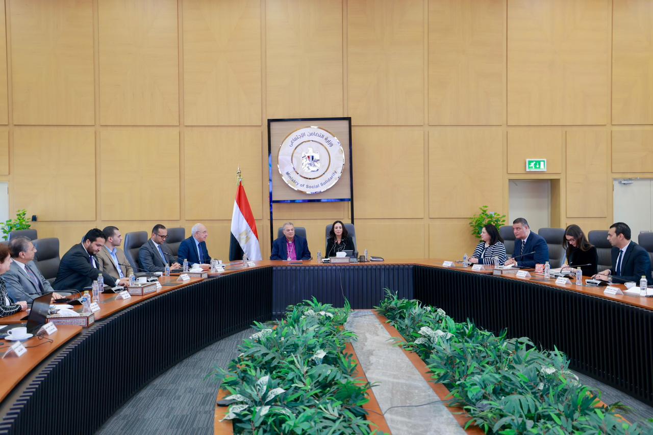 وزيرة التضامن تلتقي رئيس الطائفة الإنجيلية لبحث نتائج المرحلة الرابعة لمبادرة "ازرع"