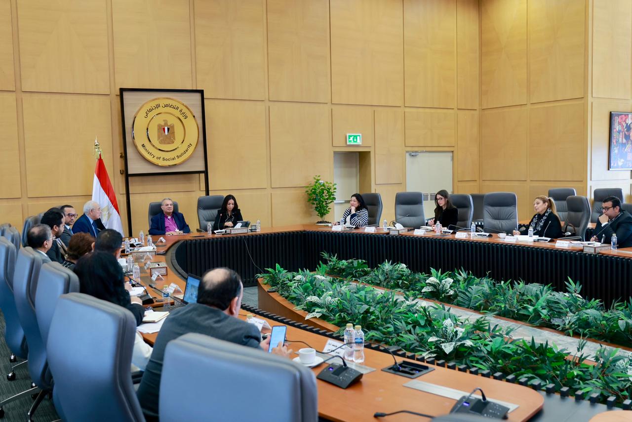 وزيرة التضامن تلتقي رئيس الطائفة الإنجيلية لبحث نتائج المرحلة الرابعة لمبادرة "ازرع"
