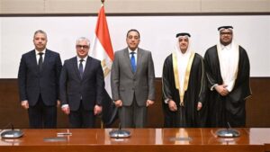 رئيس الوزراء يشهد توقيع عقد مشروع شركة "المانع" القابضة القطرية.. صور رئيس الوزراء يشهد توقيع عقد مشروع شركة "المانع" القابضة القطرية.. صور