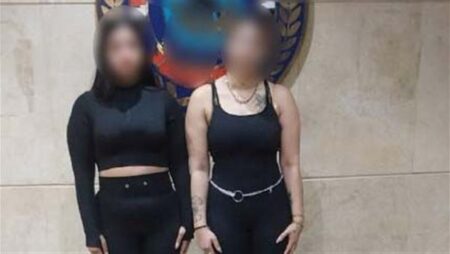 ضبط صانعتي محتوى لنشرهما مقاطع فيديو تتضمن قيامهما بالرقص بصورة خادشة للحياء