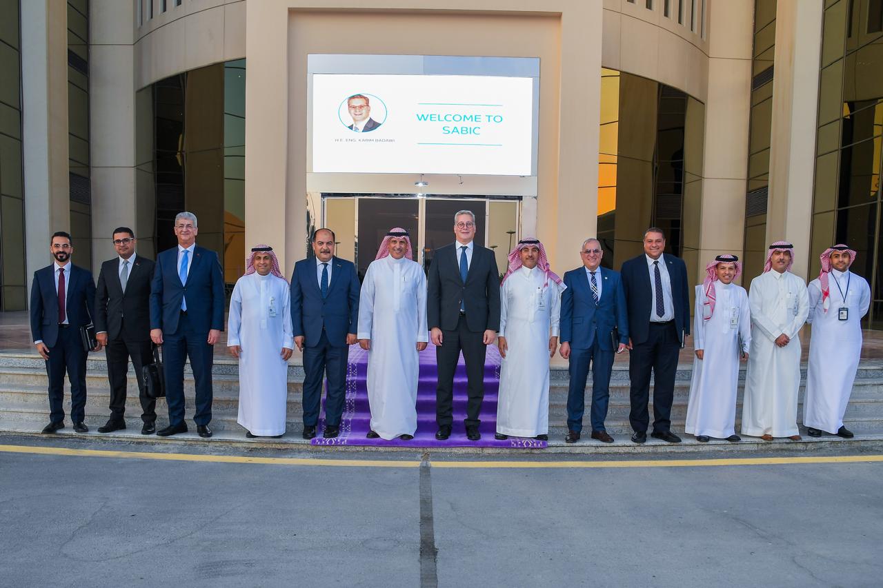 خلال زيارته السعودية.. وزير البترول يبحث التعاون بمجال البتروكيماويات مع رئيس سابك 