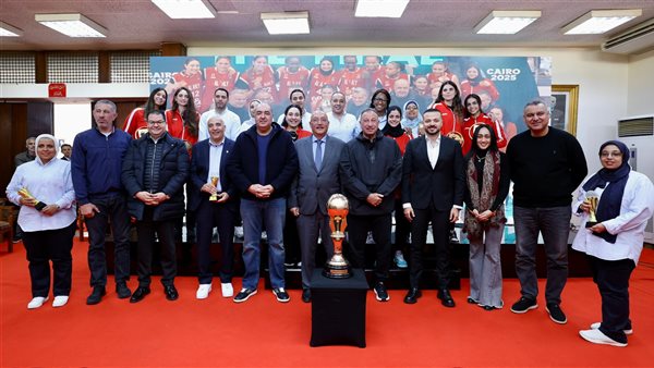 الأهلي يُكرم سيدات السلة بعد الفوز ببطولة أفريقيا الأهلي يُكرم سيدات السلة بعد الفوز ببطولة أفريقيا