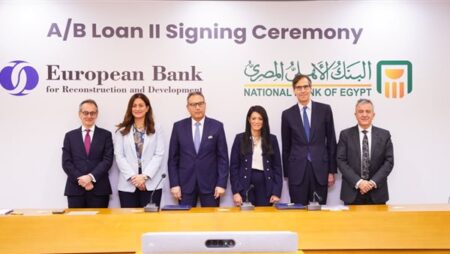 اتفاقية تمويل بين “الأوروبي” و”الأهلي” بـ100 مليون دولار لدعم المشروعات الصغيرة والمتوسطة اتفاقية تمويل بين "الأوروبي" و"الأهلي" بـ100 مليون دولار لدعم المشروعات الصغيرة والمتوسطة