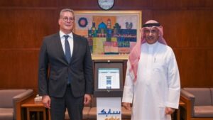 خلال زيارته السعودية.. وزير البترول يبحث التعاون بمجال البتروكيماويات مع رئيس سابك 