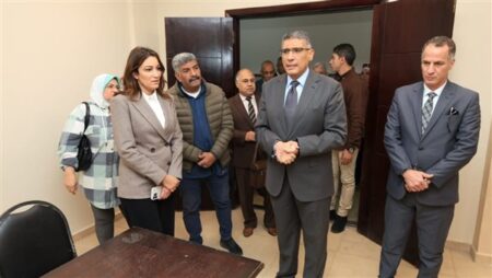 محافظ الجيزة يتفقد الاستعدادات النهائية قبل افتتاح المجمع الخدمي بمساكن روضة السودان محافظ الجيزة يتفقد الاستعدادات النهائية قبل افتتاح المجمع الخدمي بمساكن روضة السودان