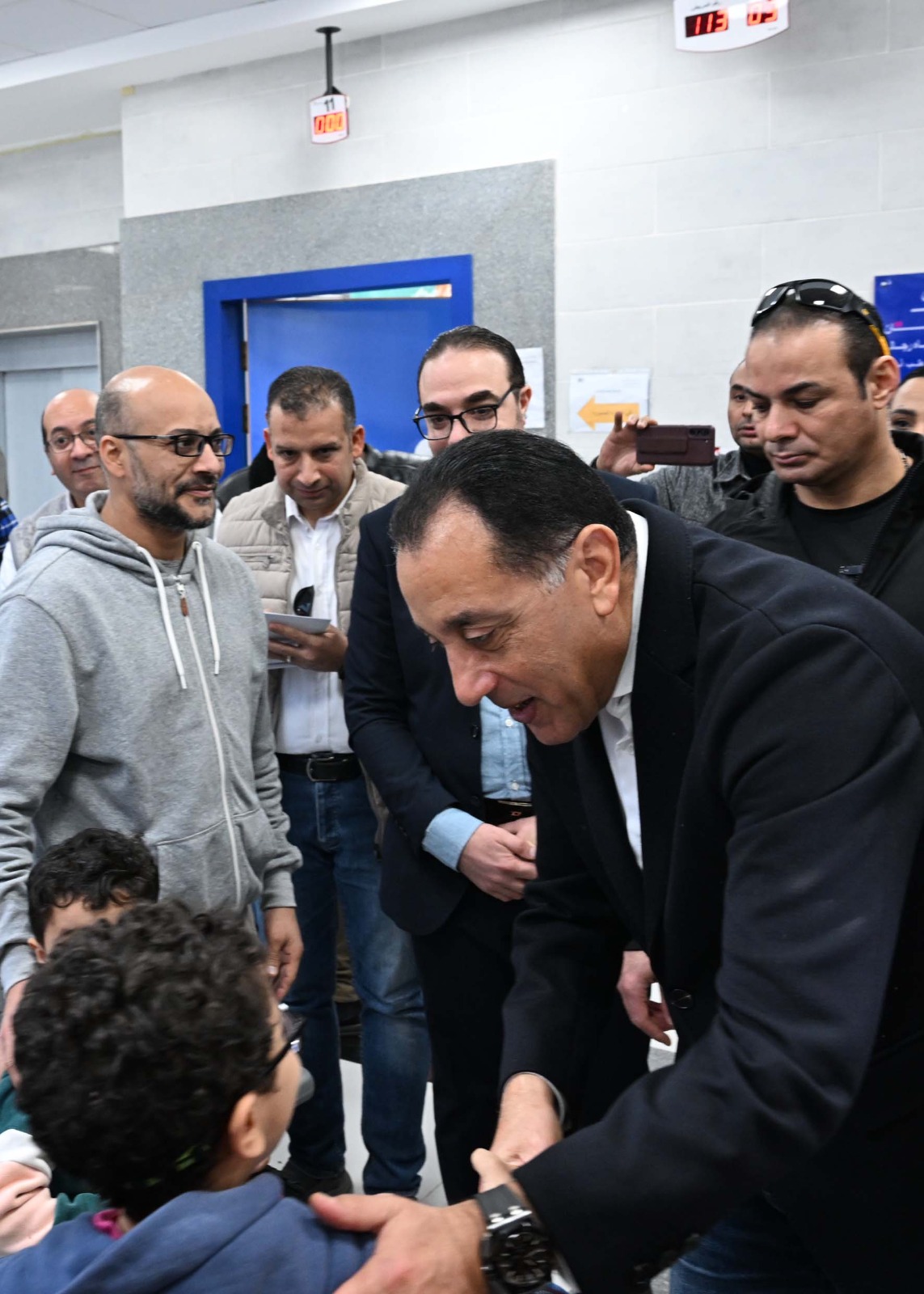 رئيس الوزراء يتفقد مركز طب الأسرة والمركز التكنولوجي بطحانوب بالقليوبية ويجري حوارًا مع المواطنين.. صور 2 رئيس الوزراء يتفقد مركز طب الأسرة والمركز التكنولوجي بطحانوب بالقليوبية ويجري حوارًا مع المواطنين.. صور